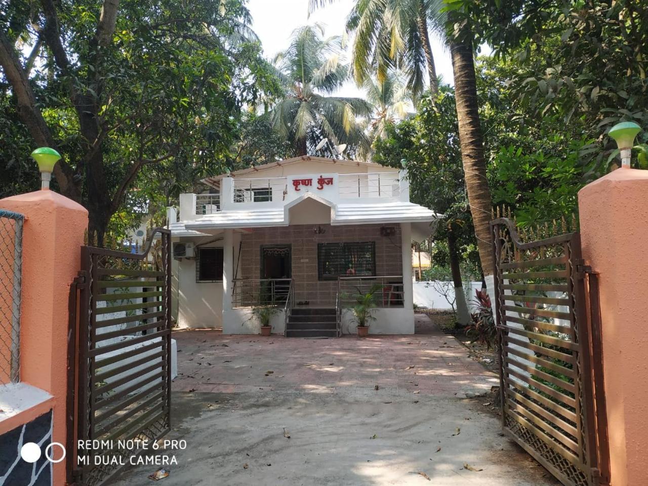 Krushna Kunj Holiday Home Alībāg Exteriör bild